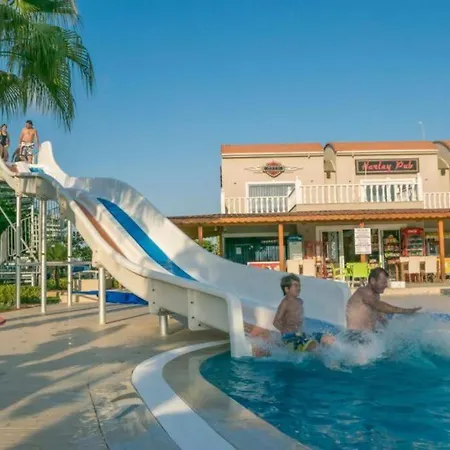 Belek'te Genis Bahceli, Havuzlu Villa-awz157 Villa